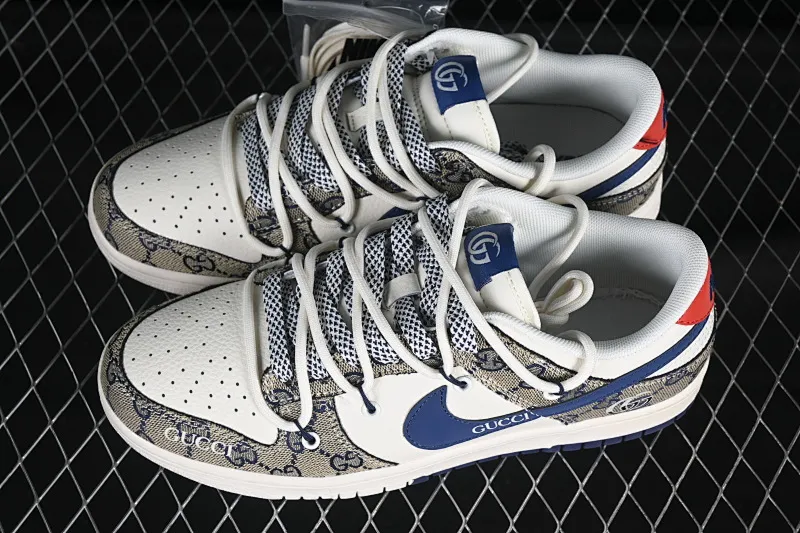 All categories Nk SB Dunk Series Nk SB Dunk Low High-end customized low-top sneakers Nike SB Dunk Low Gucci co-branded strap woven blue hook Anniversary high-end customized low-top casual sneakers SJ2068-317